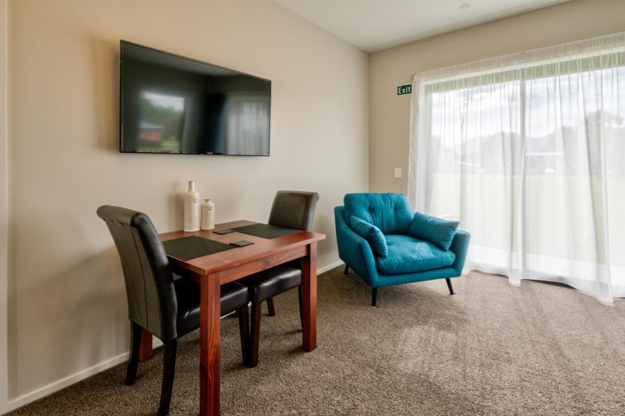 Annies On Milford Motel Te Anau Dış mekan fotoğraf
