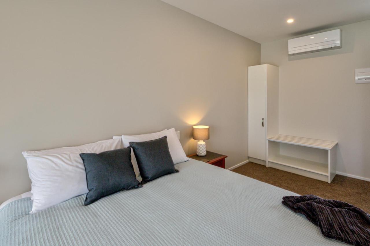 Annies On Milford Motel Te Anau Dış mekan fotoğraf