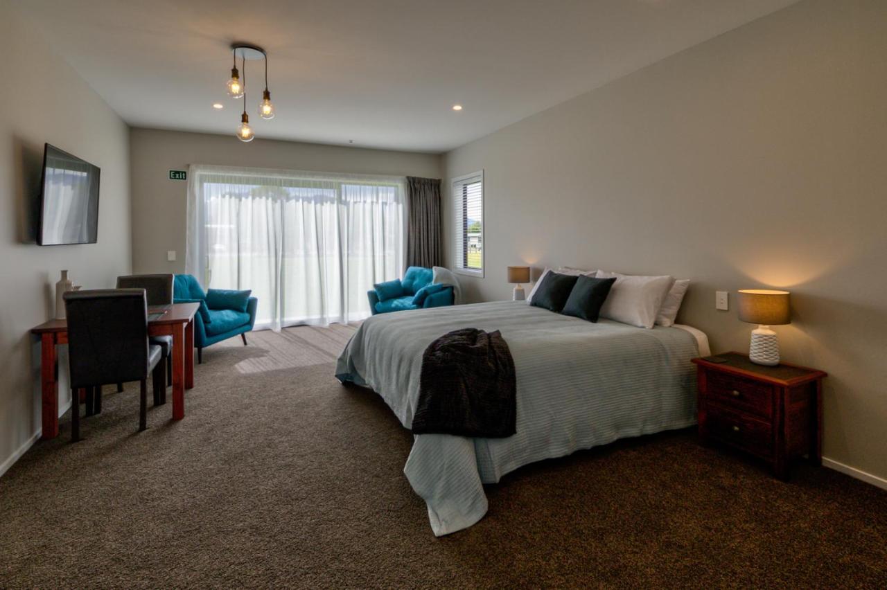 Annies On Milford Motel Te Anau Dış mekan fotoğraf