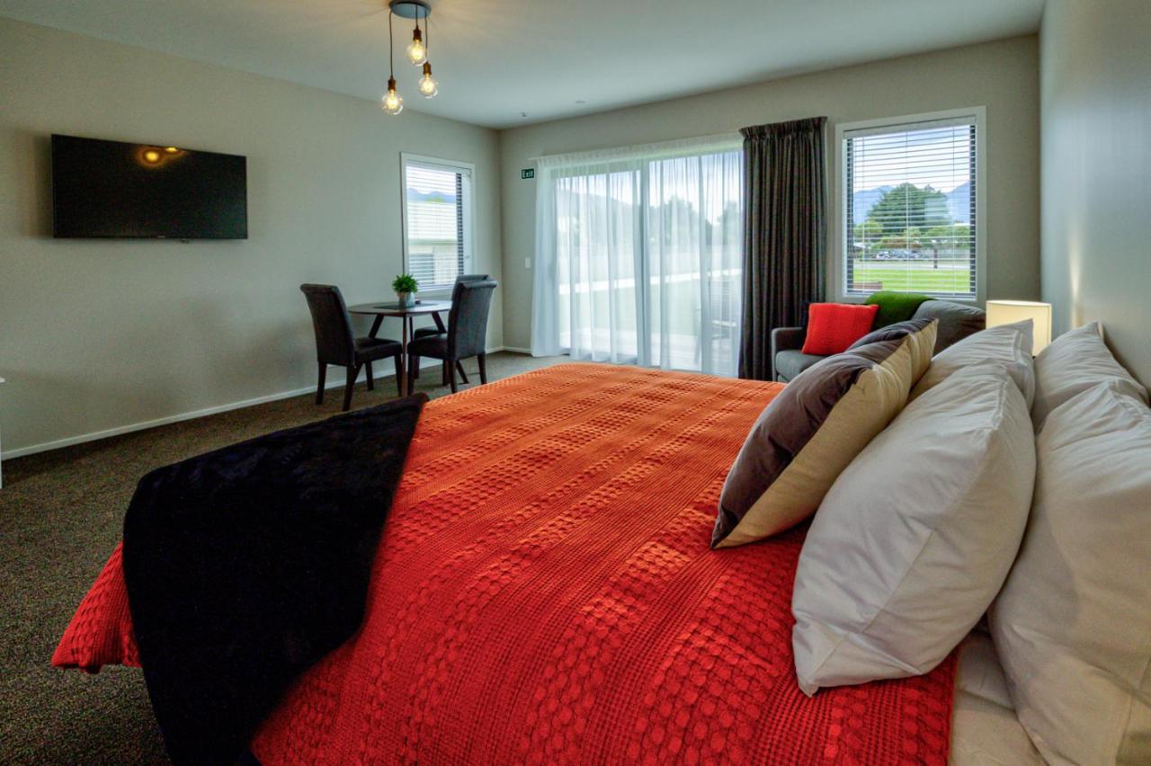 Annies On Milford Motel Te Anau Dış mekan fotoğraf