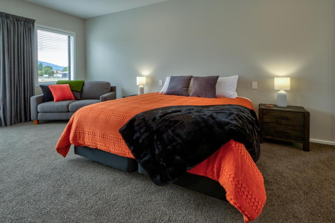 Annies On Milford Motel Te Anau Dış mekan fotoğraf