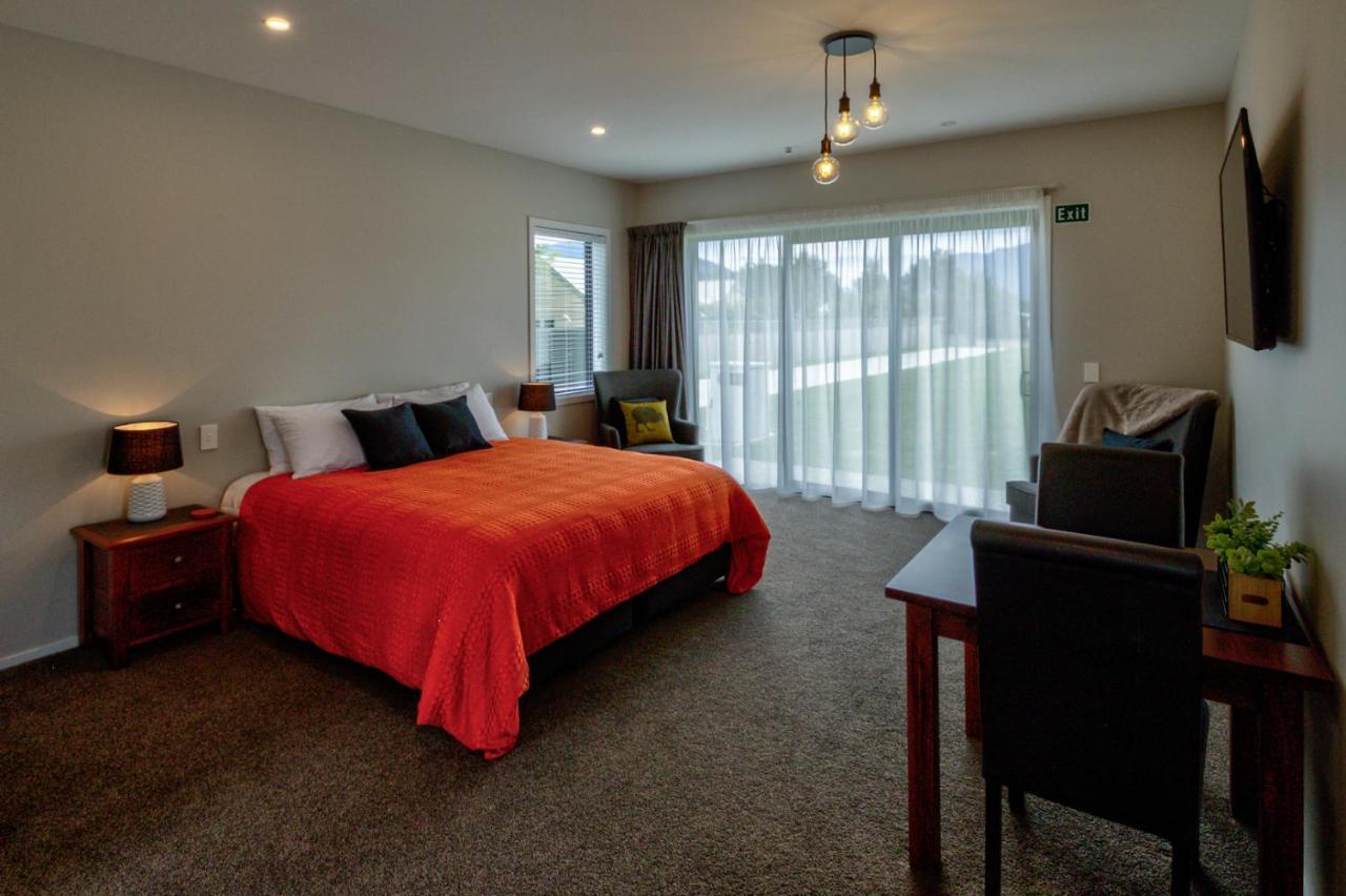 Annies On Milford Motel Te Anau Dış mekan fotoğraf